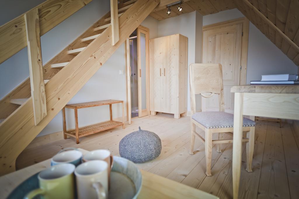 Deluxe Double Room with Balcony,1058111335:JPEG